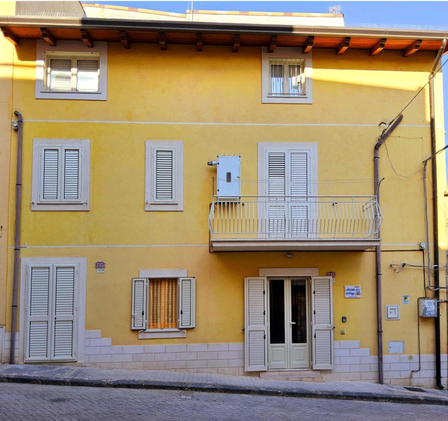 Ferienwohnung Al Cortile Del Pozzo Delia Exterior foto